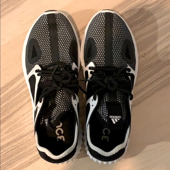 Adidas shoes size 7.5 - Picture 3 of 3